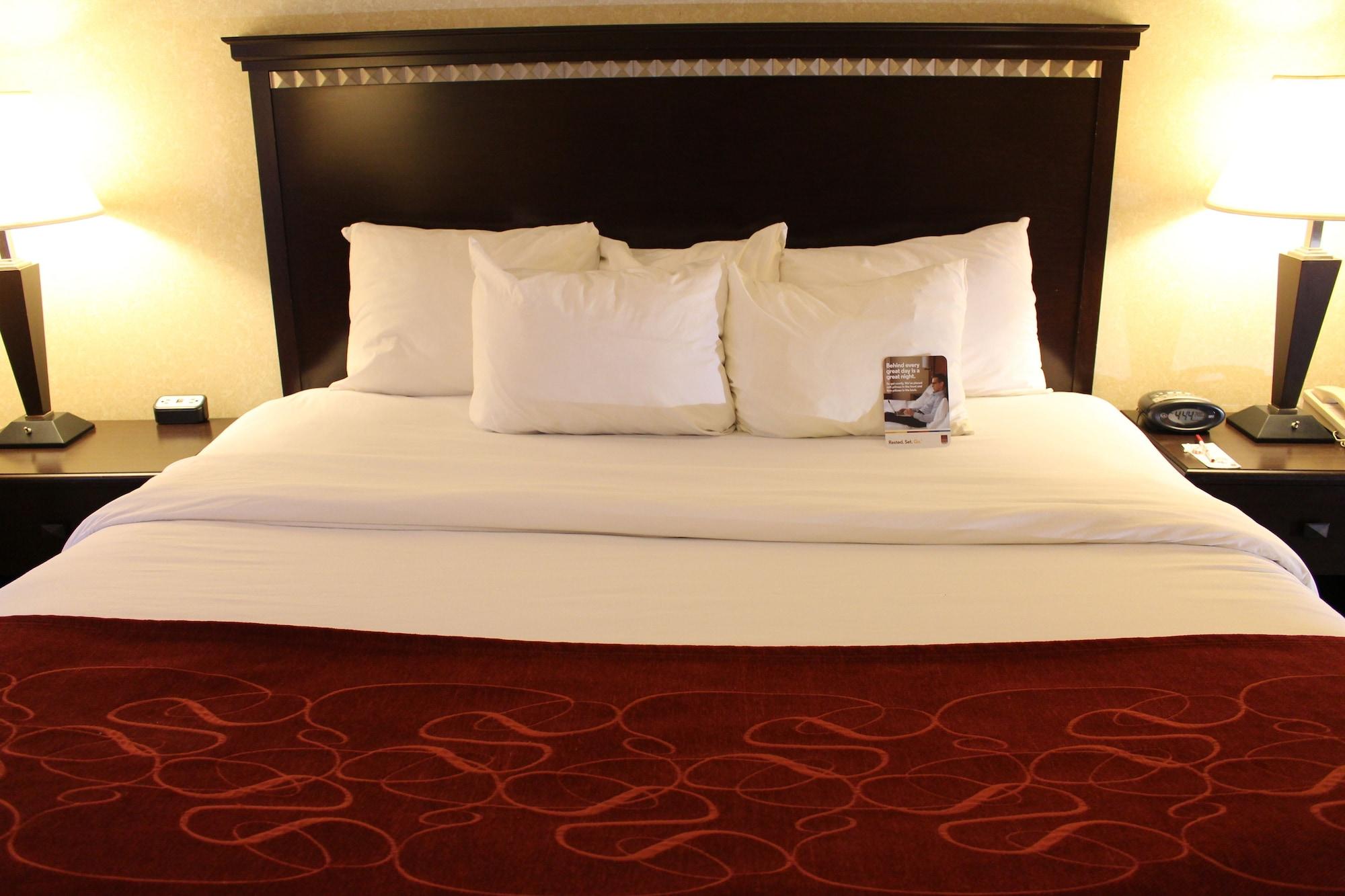 Comfort Suites Canton - Detroit Εξωτερικό φωτογραφία