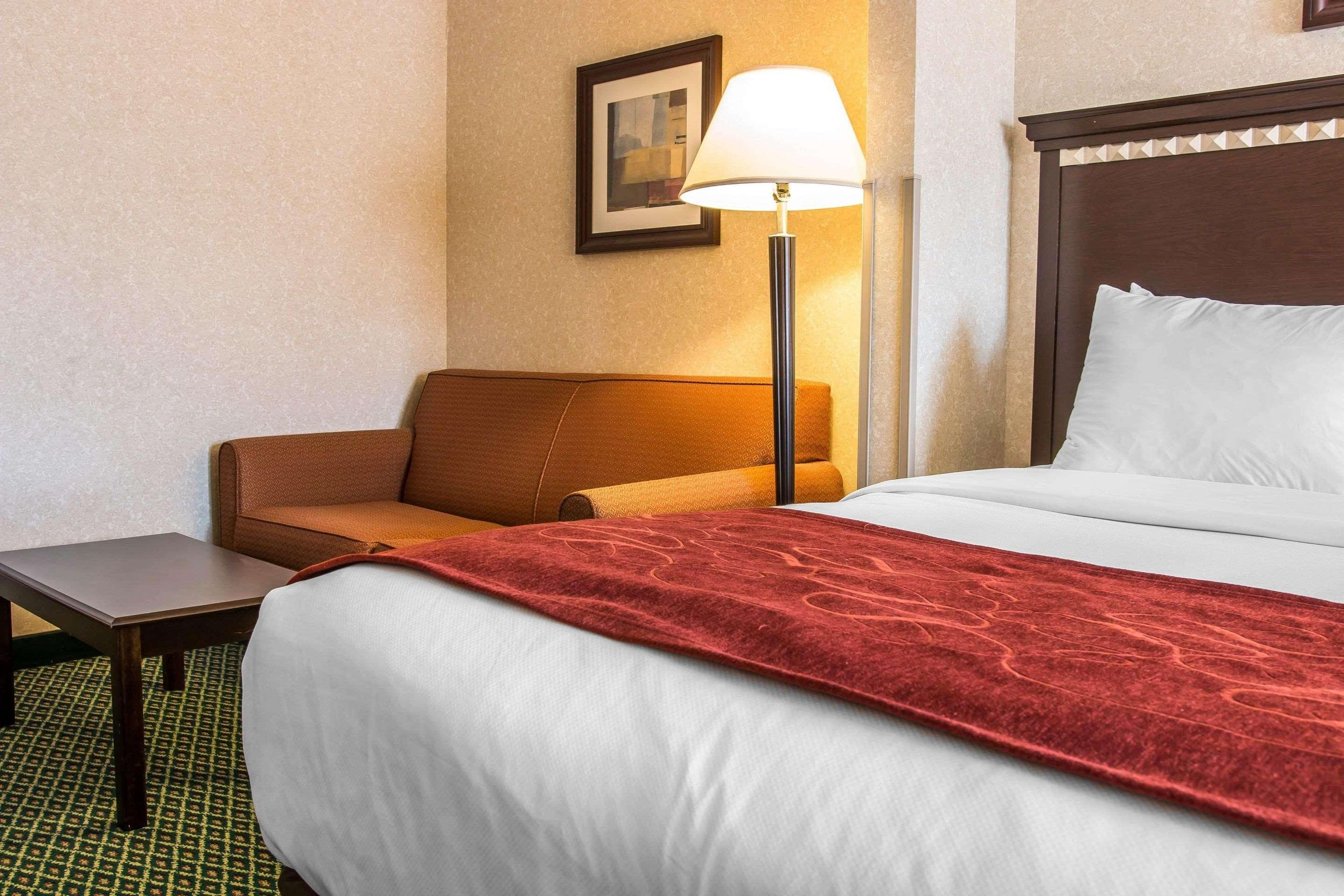 Comfort Suites Canton - Detroit Εξωτερικό φωτογραφία