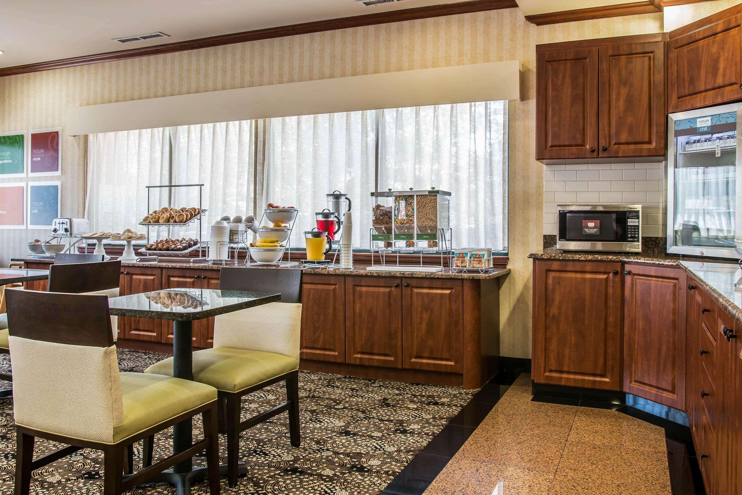 Comfort Suites Canton - Detroit Εξωτερικό φωτογραφία