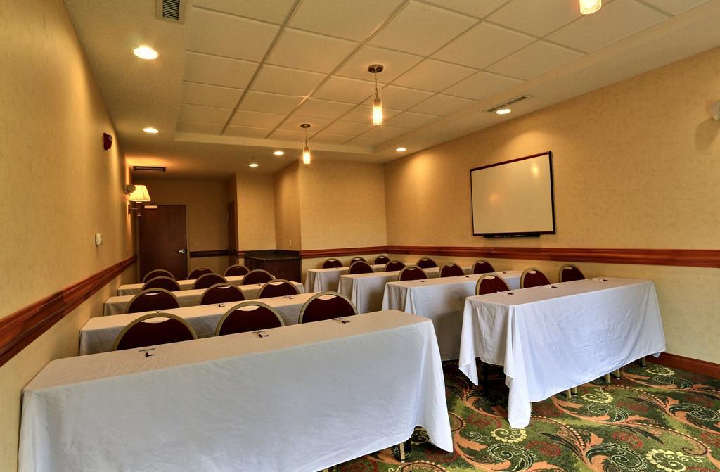 Comfort Suites Canton - Detroit Εξωτερικό φωτογραφία