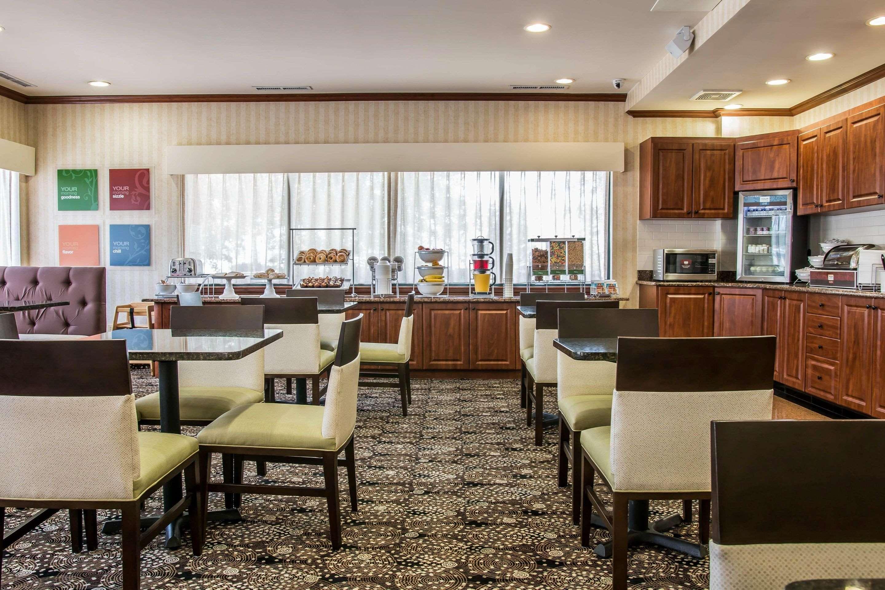 Comfort Suites Canton - Detroit Εξωτερικό φωτογραφία