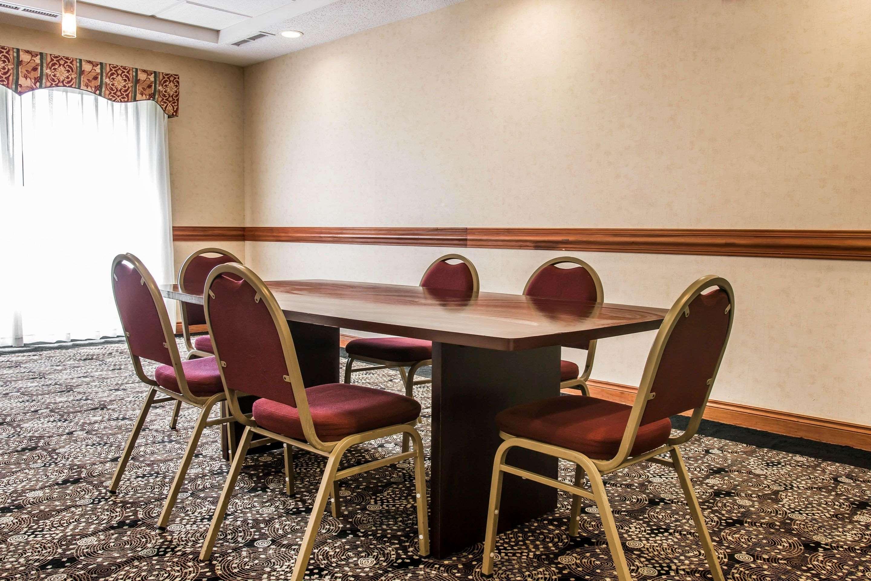 Comfort Suites Canton - Detroit Εξωτερικό φωτογραφία