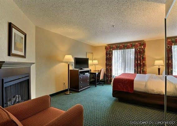 Comfort Suites Canton - Detroit Εξωτερικό φωτογραφία